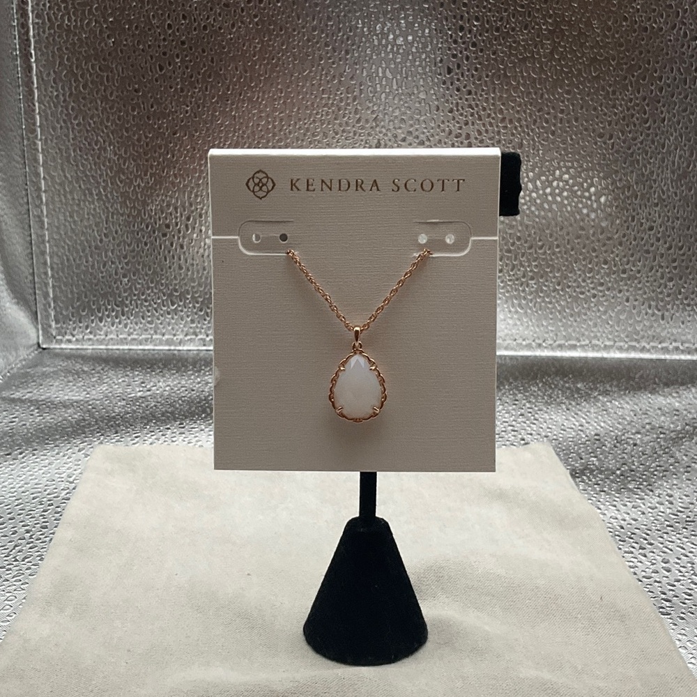 NWT opalite in Rose Gold Teardrop macrame Dee Necklace
